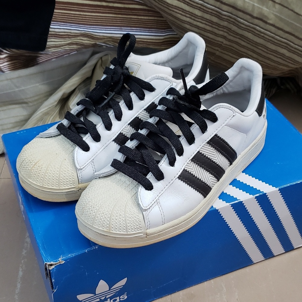 Adidas superstar white